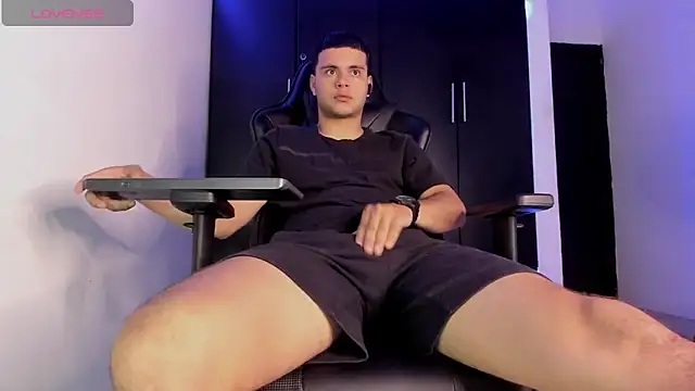 Liam Mateo online show from 03-26-26, 12:53