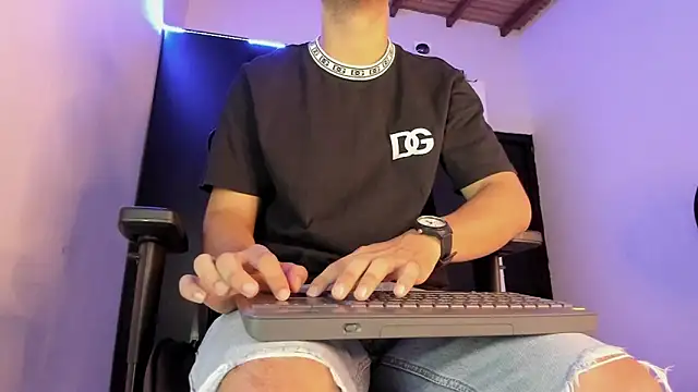 Liam Mateo online show from 06-16-26, 08:03