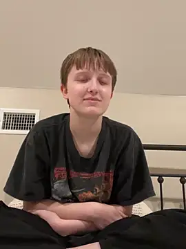 Lassie Cassie online show from 12-16-25, 03:44