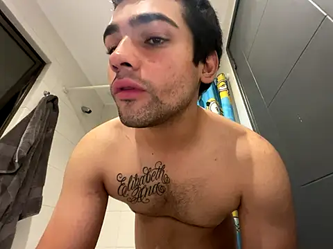 Snapshot of Rodr1555 chatting on 01-09-26, 01:01 Rodr1555 online show from 01-09-26, 01:01