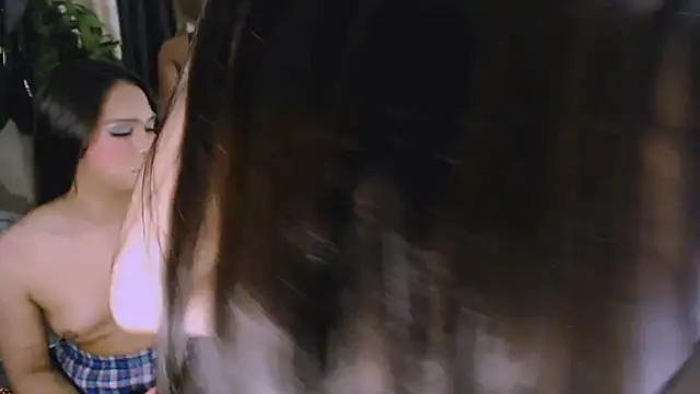 Snapshot of lil_cummer69 chatting on 02-19-26, 04:04 lil cummer69 online show from 02-19-26, 04:04