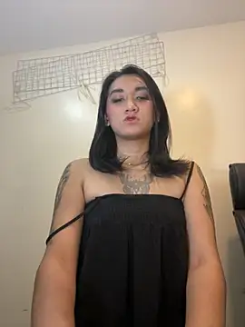 Snapshot of lil_cummer69 chatting on 04-27-26, 02:15 lil cummer69 online show from 04-27-26, 02:15
