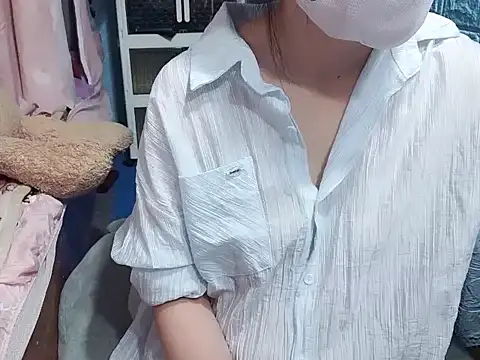 Yumi69 online show from 12-16-25, 04:11