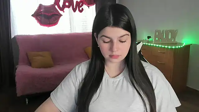 KisaModel online show from 05-20-26, 01:13
