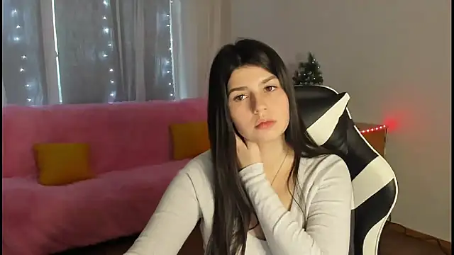 KisaModel online show from 12-22-25, 08:25