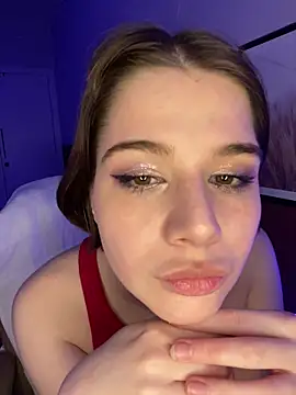 Snapshot of WIKESSTAR chatting on 12-22-25, 11:27 WIKESSTAR online show from 12-22-25, 11:27