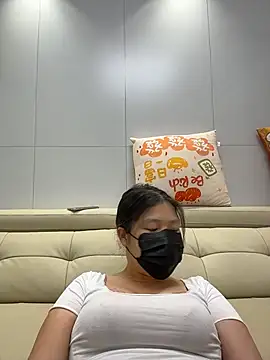 Snapshot of qwe522522 chatting on 05-28-26, 03:29 qwe522522 online show from 05-28-26, 03:29