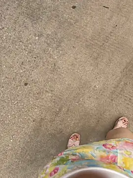 qwe522522 online show from 04-14-26, 05:23