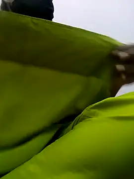 Snapshot of RV_525 chatting on 12-17-25, 05:56 RV 525 online show from 12-17-25, 05:56