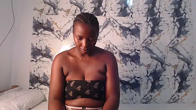 Snapshot of CurvyJ255 chatting on 07-24-26, 07:21 CurvyJ255 online show from 07-24-26, 07:21