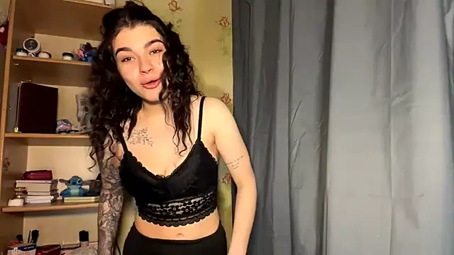 Snapshot of CreatedPermussion chatting on 12-20-25, 05:27 CreatedPermussion online show from 12-20-25, 05:27