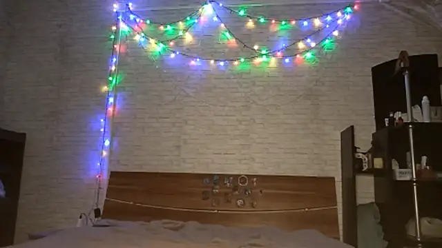 Snapshot of deep_eyes chatting on 12-14-25, 03:17 deep eyes online show from 12-14-25, 03:17