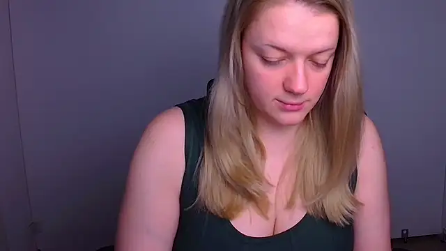 Samantha Gloww online show from 12-18-25, 07:02