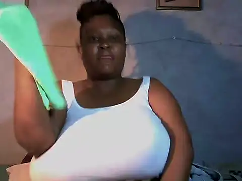 Snapshot of sweetmilkylady chatting on 06-11-26, 05:37 sweetmilkylady online show from 06-11-26, 05:37