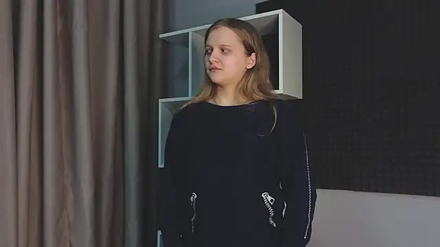 Snapshot of HazeElariel chatting on 03-16-26, 02:43 HazeElariel online show from 03-16-26, 02:43