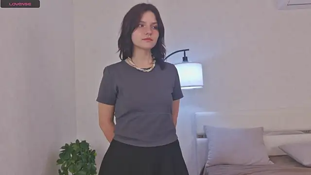 NyraVesperis online show from 04-19-26, 06:36