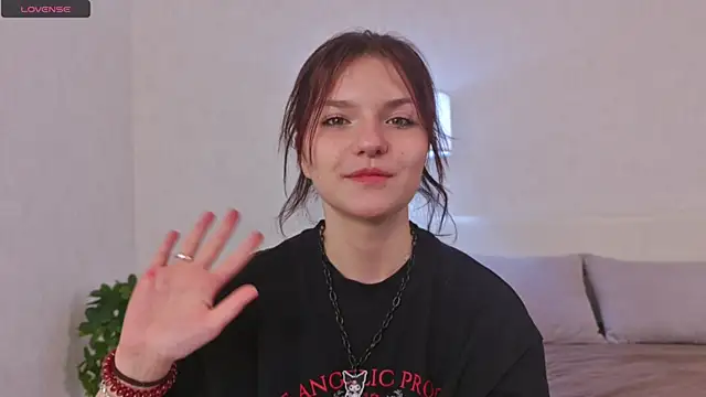 NyraVesperis online show from 04-22-26, 06:42