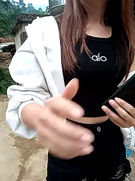 Snapshot of Chinchink2 chatting on 12-23-25, 01:05 Chinchink2 online show from 12-23-25, 01:05