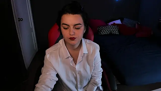 Sofia Fisher online show from 12-18-25, 07:46