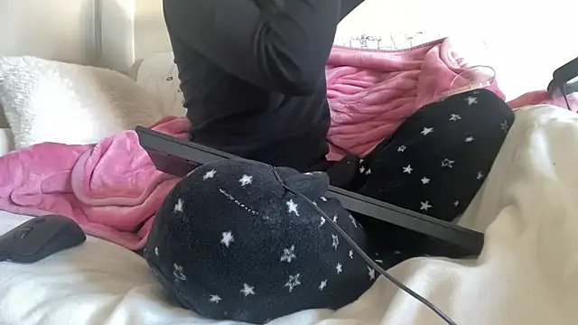 ijustturned18today online show from 02-14-26, 09:31