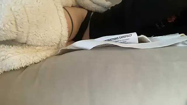 ijustturned18today online show from 12-15-25, 08:31