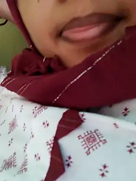 Snapshot of Cuple_masti72 chatting on 06-12-26, 08:56 Cuple masti72 online show from 06-12-26, 08:56