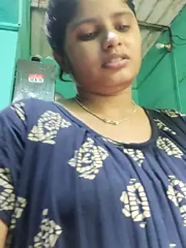 Snapshot of Cuple_masti72 chatting on 06-25-26, 04:43 Cuple masti72 online show from 06-25-26, 04:43