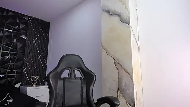 Snapshot of AriadnaLoren chatting on 02-23-26, 04:58 AriadnaLoren online show from 02-23-26, 04:58