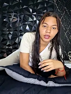 AriadnaLoren online show from 04-06-26, 03:02