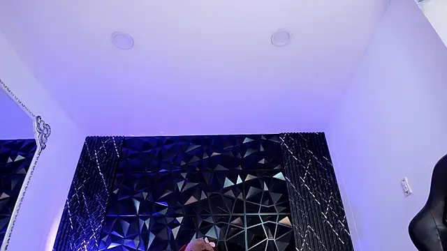 AriadnaLoren online show from 03-31-26, 04:58