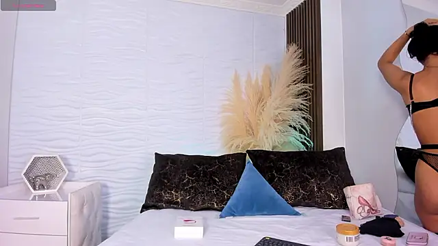 Snapshot of AriadnaLoren chatting on 02-04-26, 03:56 AriadnaLoren online show from 02-04-26, 03:56