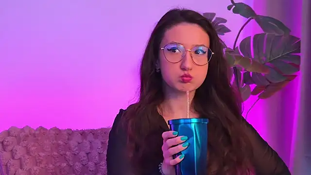 TheaMalekoo online show from 03-21-26, 07:53