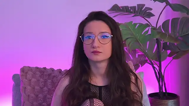 TheaMalekoo online show from 04-08-26, 06:37