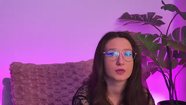 TheaMalekoo online show from 04-16-26, 06:58