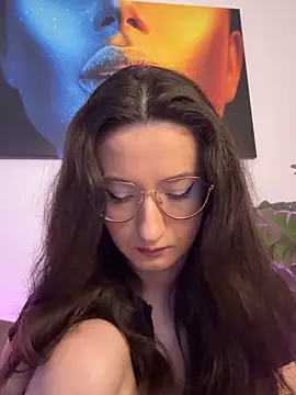 Snapshot of TheaMalekoo chatting on 06-18-26, 06:56 TheaMalekoo online show from 06-18-26, 06:56