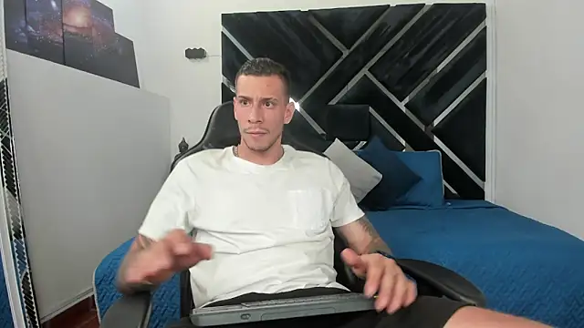 J king   online show from 02-12-26, 09:47