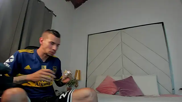 J king   online show from 06-11-26, 07:44