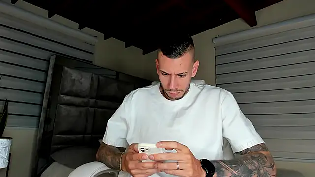 J king   online show from 05-24-26, 10:26