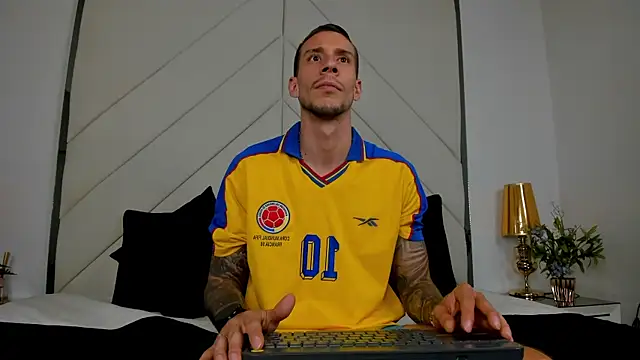 J king   online show from 06-18-26, 11:32