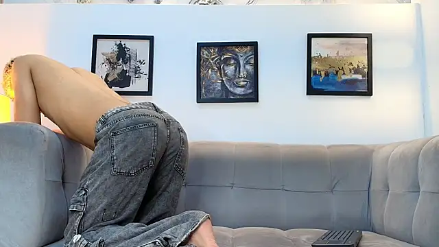 YOUNG GUYS1 online show from 04-23-26, 07:26
