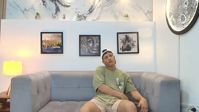 Snapshot of YOUNG_GUYS1 chatting on 12-19-25, 01:20 YOUNG GUYS1 online show from 12-19-25, 01:20