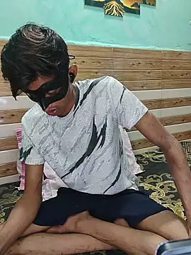 xoupleaura online show from 04-01-26, 07:44