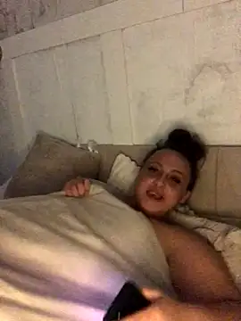 Snapshot of Welsh_Maya221x chatting on 01-08-26, 10:21 Welsh Maya221x online show from 01-08-26, 10:21