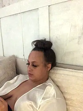 Snapshot of Welsh_Maya221x chatting on 01-14-26, 11:36 Welsh Maya221x online show from 01-14-26, 11:36