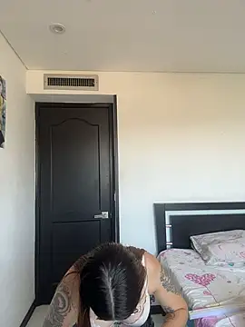 Snapshot of Annyhathatway chatting on 12-16-25, 08:57 Annyhathatway online show from 12-16-25, 08:57