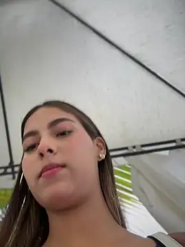 Snapshot of Valeria-escobar chatting on 05-24-26, 12:27 Valeria-escobar online show from 05-24-26, 12:27
