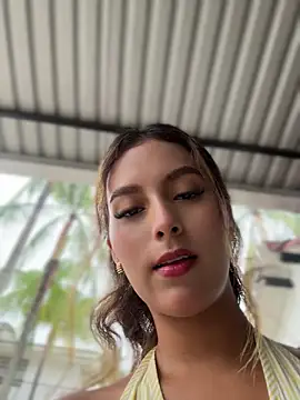 Snapshot of Valeria-escobar chatting on 07-19-26, 11:40 Valeria-escobar online show from 07-19-26, 11:40