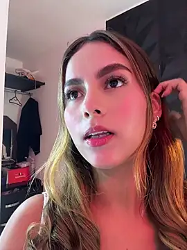 Snapshot of Valeria-escobar chatting on 05-26-26, 12:36 Valeria-escobar online show from 05-26-26, 12:36