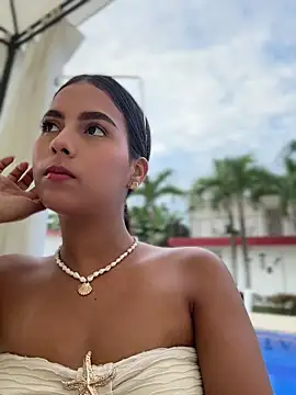 Snapshot of Valeria-escobar chatting on 05-21-26, 11:40 Valeria-escobar online show from 05-21-26, 11:40
