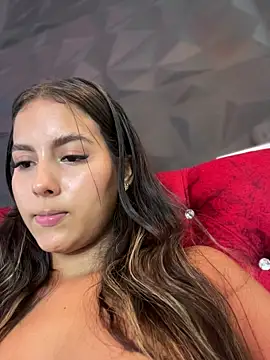 Snapshot of Valeria-escobar chatting on 04-19-26, 06:10 Valeria-escobar online show from 04-19-26, 06:10